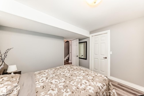 5819 Sutter Place, Edmonton, AB - Indoor Photo Showing Bedroom