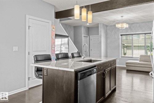 219 42 Avenue, Edmonton, AB - Indoor Photo Showing Kitchen