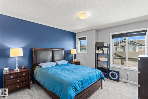 219 42 Avenue, Edmonton, AB - Indoor Photo Showing Bedroom