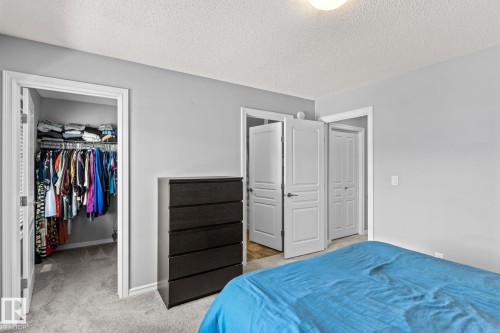 219 42 Avenue, Edmonton, AB - Indoor Photo Showing Bedroom