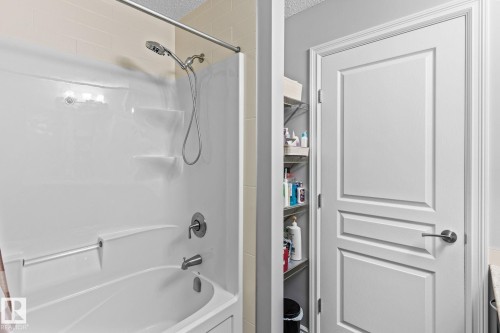 219 42 Avenue, Edmonton, AB - Indoor Photo Showing Bathroom