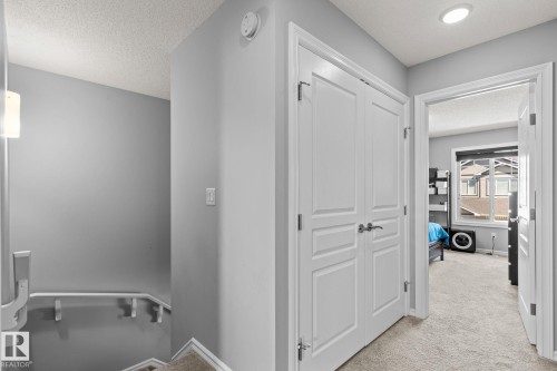 219 42 Avenue, Edmonton, AB - Indoor Photo Showing Other Room