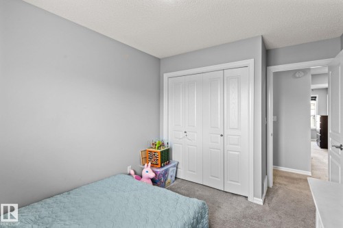 219 42 Avenue, Edmonton, AB - Indoor Photo Showing Bedroom
