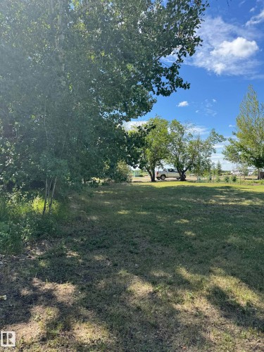5318 Railway Avenue, Elk Point, AB 
