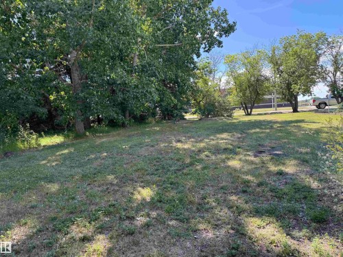 View of green lawn - 5318 Railway Avenue, Elk Point, AB 
