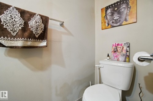 1820 34 Avenue, Edmonton, AB - Indoor Photo Showing Bathroom