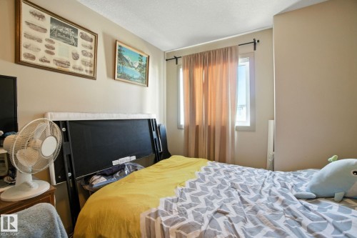 1820 34 Avenue, Edmonton, AB - Indoor Photo Showing Bedroom