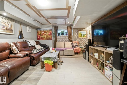 1820 34 Avenue, Edmonton, AB - Indoor