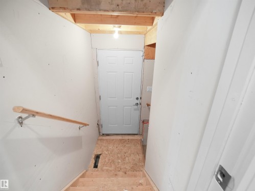 8579 Cushing Place, Edmonton, AB - Indoor Photo Showing Other Room