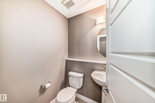 3620 167B Avenue, Edmonton, AB - Indoor Photo Showing Bathroom