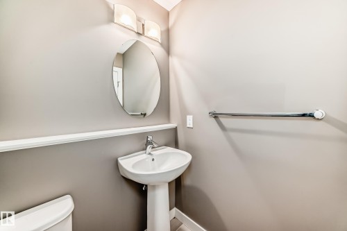 3620 167B Avenue, Edmonton, AB - Indoor Photo Showing Bathroom