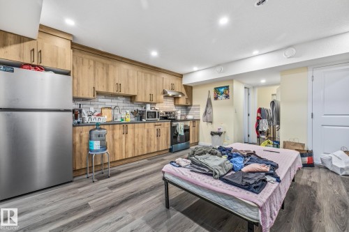 34 Eden Link, Fort Saskatchewan, AB - Indoor Photo Showing Kitchen