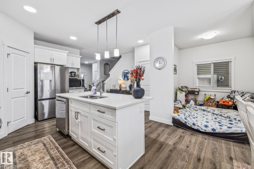 34 Eden Link, Fort Saskatchewan, AB - Indoor Photo Showing Kitchen With Double Sink With Upgraded Kitchen