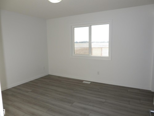 23 Sturtz Place, Leduc, AB - Indoor Photo Showing Other Room