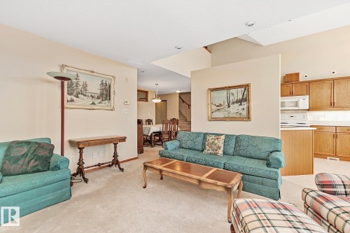 506 182 Haddow Close, Edmonton, AB - Indoor Photo Showing Living Room