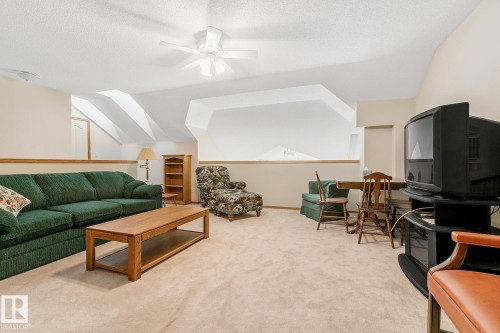 506 182 Haddow Close, Edmonton, AB - Indoor Photo Showing Living Room