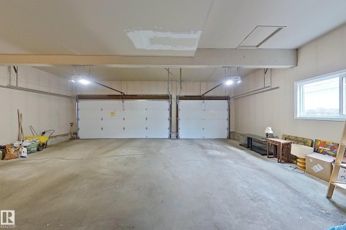 103 Wolf Willow Crescent, Edmonton, AB - Indoor Photo Showing Garage