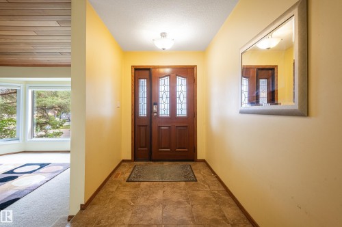103 Wolf Willow Crescent, Edmonton, AB - Indoor Photo Showing Other Room