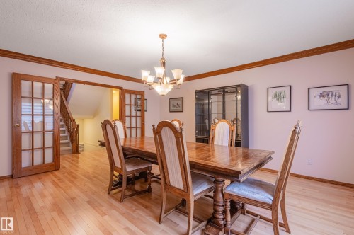 103 Wolf Willow Crescent, Edmonton, AB - Indoor Photo Showing Dining Room