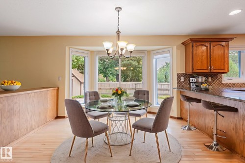 103 Wolf Willow Crescent, Edmonton, AB - Indoor Photo Showing Dining Room