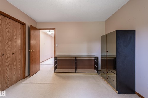 103 Wolf Willow Crescent, Edmonton, AB - Indoor Photo Showing Other Room