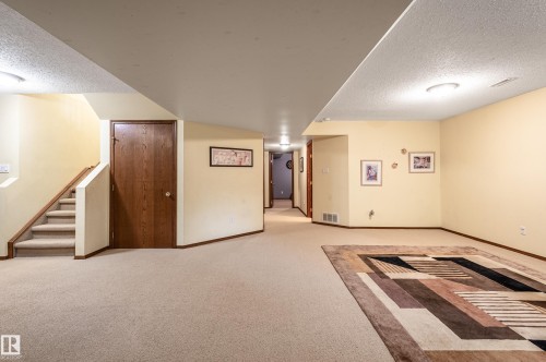 103 Wolf Willow Crescent, Edmonton, AB - Indoor Photo Showing Other Room