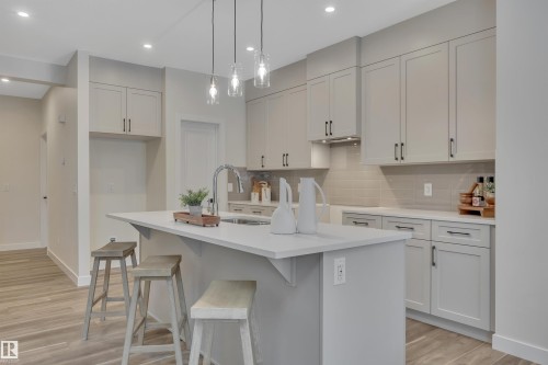 304 Juniper Cove, Leduc, AB - Indoor Photo Showing Kitchen With Upgraded Kitchen