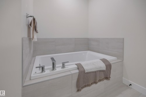 304 Juniper Cove, Leduc, AB - Indoor Photo Showing Bathroom