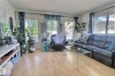 289 Juniper Crescent, Edmonton, AB  - Indoor Photo Showing Living Room 