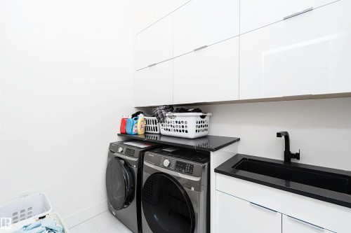 20 Easton Close, St. Albert, AB - Indoor Photo Showing Laundry Room