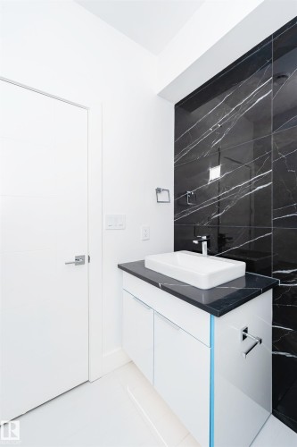 20 Easton Close, St. Albert, AB - Indoor Photo Showing Bathroom