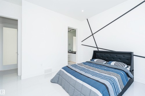 20 Easton Close, St. Albert, AB - Indoor Photo Showing Bedroom