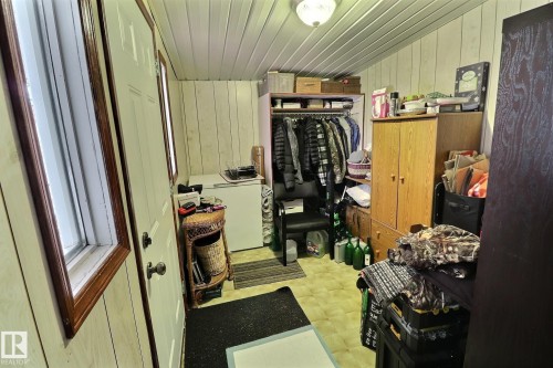 290 Juniper Crescent, Edmonton, AB - Indoor Photo Showing Other Room