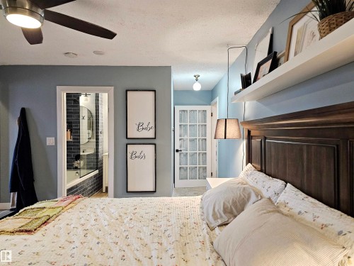 127 Grand Meadow Crescent, Edmonton, AB - Indoor Photo Showing Bedroom
