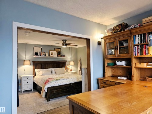 127 Grand Meadow Crescent, Edmonton, AB - Indoor Photo Showing Bedroom