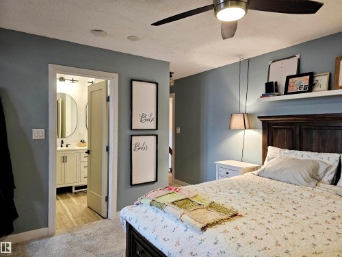 127 Grand Meadow Crescent, Edmonton, AB - Indoor Photo Showing Bedroom