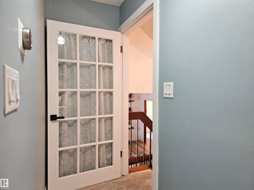 127 Grand Meadow Crescent, Edmonton, AB - Indoor Photo Showing Other Room