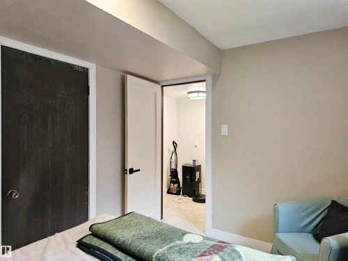 127 Grand Meadow Crescent, Edmonton, AB - Indoor Photo Showing Bedroom