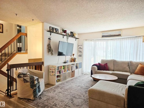 127 Grand Meadow Crescent, Edmonton, AB - Indoor Photo Showing Living Room
