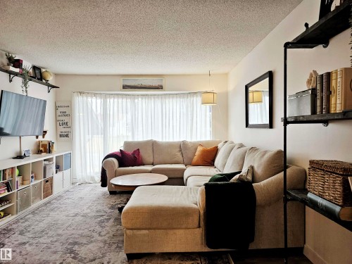 127 Grand Meadow Crescent, Edmonton, AB - Indoor Photo Showing Living Room