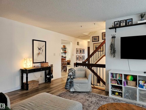 127 Grand Meadow Crescent, Edmonton, AB - Indoor Photo Showing Living Room
