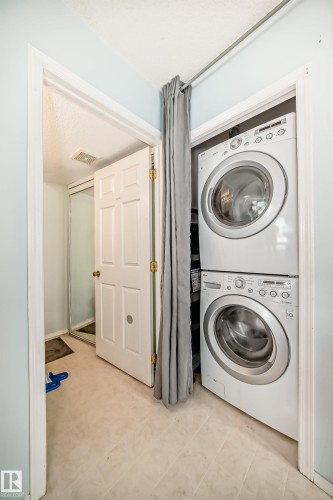 10711A 95 Street, Edmonton, AB - Indoor Photo Showing Laundry Room