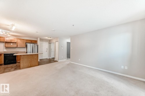 1132 9363 Simpson Drive, Edmonton, AB - Indoor Photo Showing Kitchen