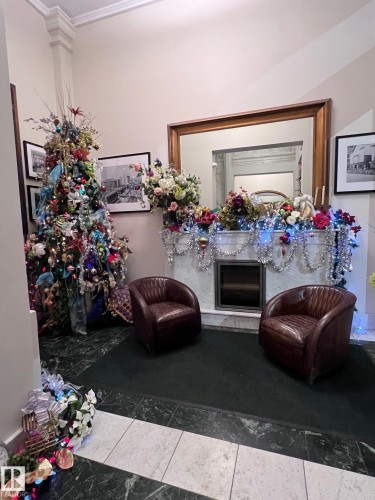 311 10134 100 Street, Edmonton, AB - Indoor