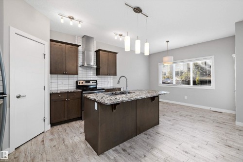 7310 Edgemont Way, Edmonton, AB - Indoor Photo Showing Kitchen With Double Sink With Upgraded Kitchen