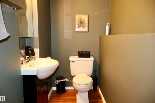 4505 58 Avenue, Barrhead, AB - Indoor Photo Showing Bathroom