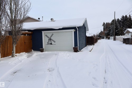 4505 58 Avenue, Barrhead, AB - Outdoor