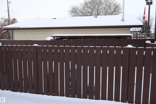 View of gate - 4505 58 Avenue, Barrhead, AB - Outdoor