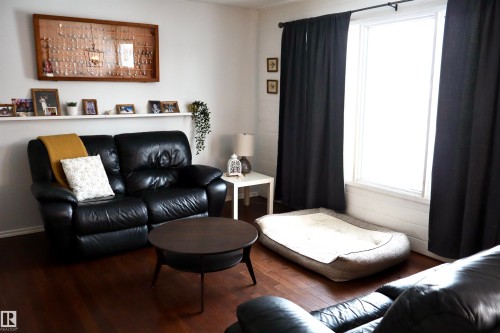 4505 58 Avenue, Barrhead, AB - Indoor Photo Showing Living Room