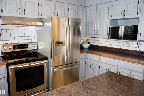 4505 58 Avenue, Barrhead, AB - Indoor Photo Showing Kitchen